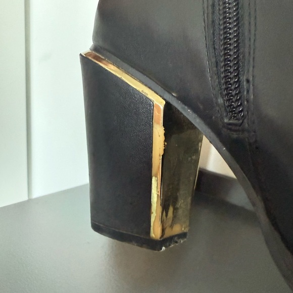 Aldo black leather block heel ankle boots with gold trim - size 8 - Picture 7 of 7